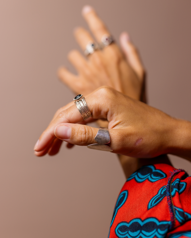 Bague semainier en argent avec pierre de couleur Max